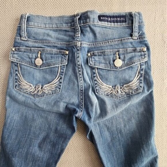 Rock & Republic Jeans Women's Size 2 (28x26) Embroidery Flap Pocket Med Wash - Picture 4 of 16
